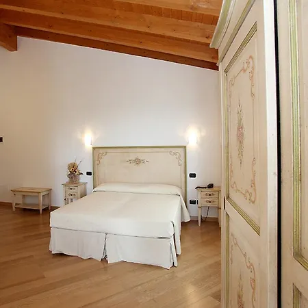 Alojamento de Acomodação e Pequeno-almoço Relais Fontana Rosa Wellness