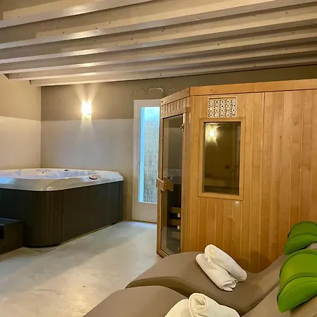 Alojamento de Acomodação e Pequeno-almoço Relais Fontana Rosa Wellness 4*